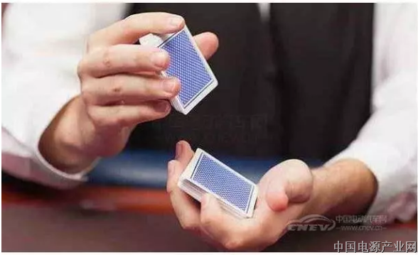 动力电池行业巨变下的大逃杀：宁德、比亚迪开始突围！