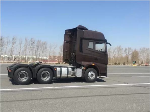 智能驾驶商用车首秀成功 J7和J6自卸上阵