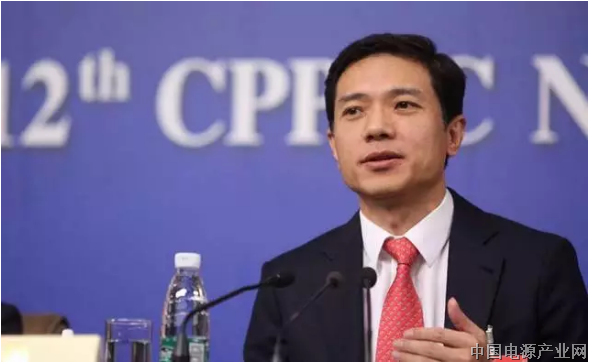 李彦宏：加快完善无人驾驶汽车政策法规