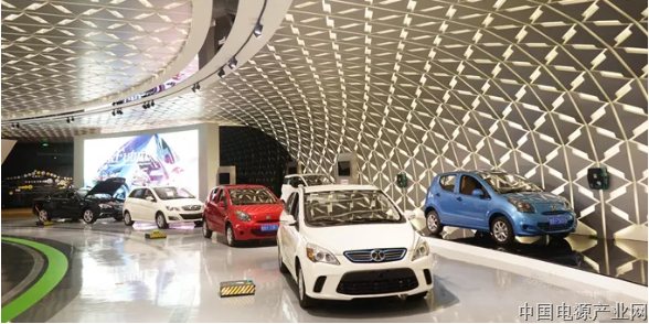 成本倒挂 对手降价 新能源车迎来“裸泳前夜”