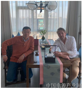 安震在北京欢迎荷兰知名企业家阿诺德先生来访