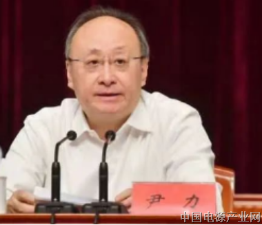 尹力主持召开月度工作点评会，要求全力服务好大事要事，推动经济社会持续平稳健康发展