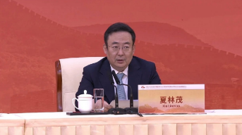 “我代表北京市委市政府向广大市民朋友表示衷心的感谢，并致以崇高的敬意！”